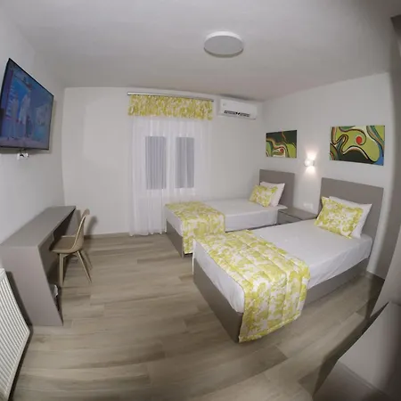 بيت للعطل Eytyxia House Megarchi