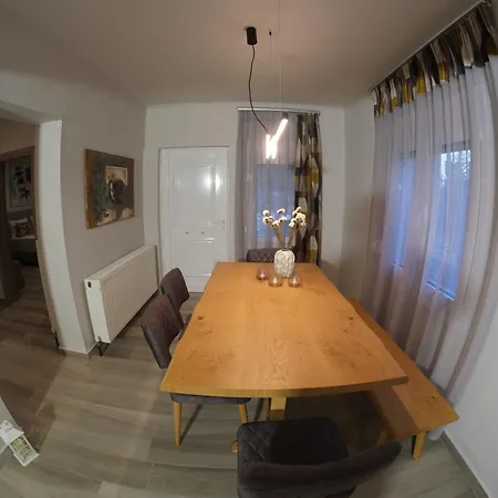 Eytyxia House 度假居