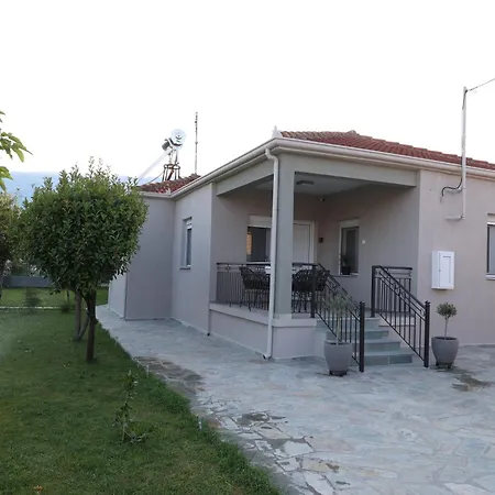 بيت للعطل Eytyxia House *