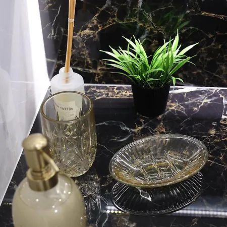 Eytyxia House Megarchi